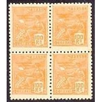 R-321A - SELOS BRASIL REGULAR QUADRA - 100 RÉIS AVIAÇÃO AMARELO ALARANJADO - SÉRIE VOVÓ - QUADRA - NOVA - GOMADA - RHM R$ 3.000,00 ( 600 UFS X R$ 5,00)