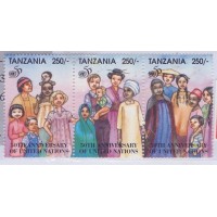 TANZÂNIA - 1995 - MINT - 50º ANIVERSÁRIO DA CRIAÇÃO DA ONU - ADULTOS E CRIANÇAS DE TODAS AS RAÇAS - LINDA SÉRIE DE 3 SELOS EMITIDOS EM SE-TENANT HORIZONTAL - YT-1741/1743