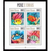 GUINE BISSAU - 2013 - FAUNA MARINHA - PEIXES E CORAIS - LINDO BLOCO COM 4 SELOS!!!