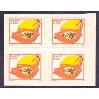 R-768 - 1999 - MICROSERRILHA - FRUTAS - MAMÃO - AUTOADESIVOS - QUADRA MINT - RHM R$ 300,00 (60 UFS X R$ 5,00)