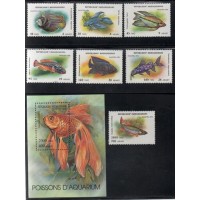 MADAGASCAR - 1994 - 1398/1404 + BL97 - SÉRIE COM 4 SELOS + BLOCO -  FAUNA MARINHA - PEIXES DE AQUÁRIO