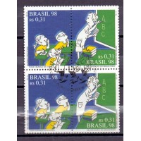 C-2076/2077 -1998 - SÉRIE EDUCAÇÃO PARA TODA A CRIANÇA E VALORIZAÇÃO DO MAGISTÉRIO CRIANÇAS NA ESCOLA COM A PROFESSORA - QUADRA - CARIMBO CBC - GOMADA - RHM 12 UFS