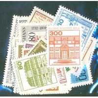 ALEMANHA BERLIN - 1982 - ACUMULAÇÃO - PACOTE C/ 32 SELOS COMEMORATIVOS E REGULARES