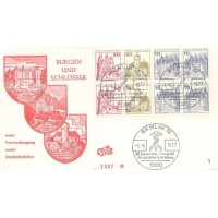 ALEMANHA FEDERAL - MEDICINA - CARIMBO COMEMORATIVO DO 26º CONGRESSO ALEMÃO DE APERFEIÇOAMENTO MÉDICO APLICADO SOBRE FDC C/ TIRA DO CARNÊ DA SÉRIE CORRENTE DE CASTELOS DIVERSOS DA ALEMANHA FEDERAL O ENVELOPE É ILUSTRADO