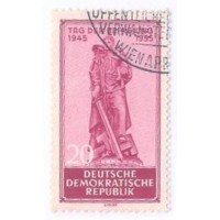 ALEMANHA DDR - 1955 - USADO - 10º ANIVERSÁRIO DA LIBERTAÇÃO - MONUMENTO AO SOLDADO SOVIÉTICO TREPTOV - YT-197 