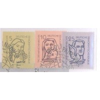 ALEMANHA DDR - 1956 - USADO - DIA DOS DIREITOS DO HOMEM - JOVEM CHINESA - MÃE AFRICANA COM SEU BEBÊ - EUROPEU E POMBA - SÉRIE 3 SELOS - YT-273/275
