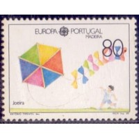 PORTUGAL - 1989 - MINT - TEMA EUROPA 80 E MENINO EMPINANDO PIPA (ESTE SELO É O ÚNICO DE FOLHA COMUM E OUTROS 2 SA SÉRIE SÃO DESTACADOS DO BLOCO) - YT-131
