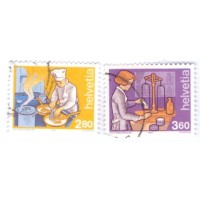 SUIÇA - 1992 - USADO - SÉRIE CORRENTE PROFISSÕES: 2f 80 O COZINHEIRO - 3f 3+60 A FARMACÊUTICA - SÉRIE 2 SELOS - YT-1391/1392