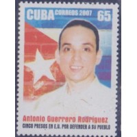 CUBA - 2007 - MINT - CINCO PRISIONEIROS NOS USA PARA DEFENDER O SEU OAIS UM SELO C/ A MÃO ABERTA - BANDEIRA CUBANA E LIBERDADE JÁ - YT-4487/92