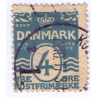 DINAMARCA - 1905-13 - USADO - NUMERAL SOBRE ONDA - 4 O AZUL DENTEAÇÃO 14X14 1/2 - YT-51a
