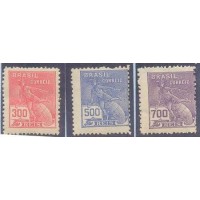 R-246B + R-248B+ R-250B - 1928 - PAPEL MEIO GESSADO (GLACÊ) - FILIGRANA HORIZONTAL - NOVOS - GOMADOS - RHM R$ 580,00 (116 UFs X 5,00)