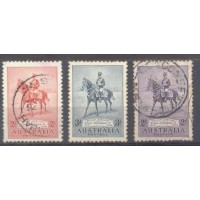 AUSTRALIA - Y 0102/104 (1935) REALEZA -CAVALO : JUBILEU DO REI GEORGE V - O REI MONTADO EM SEU CAVALO - SÉRIE 3 SELOS USADOS