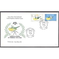 CHYPRE TURCA - Y 0464/465 (1999) PAZ 25º ANIVERSÁRIO DA OPERAÇÃO DE PAZ- MAPA DA ILHA COM CHYPRE TURCA BEM DELINEADA E POMBAS DA PAZ - SÉRIE 2 SELOS SOBRE FDC