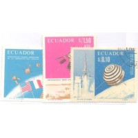 EQUADOR - Y 762 + Ae 464/65 (1966) - COOPERAÇÃO ESPACIAL FRANCO-AMERICANA - SERIE 3 SELOS - UM SELO USADOS E DOIS MINT