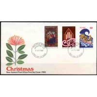 NOVA ZELÂNDIA - ANO 1982- FDC NATAL DE 1982 SÉRIE 3 SELOS - PINTURA, ORGÃO E BARCO CHEIO DE PASSAGEIROS