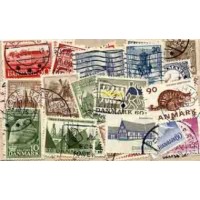 ACUMULAÇÃO DINAMARCA  - PACOTE COM 50 SELOS USADOS COMEMORATIVOS E REGULARES