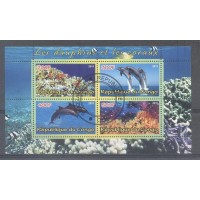 CONGO - FAUNA MARINHA - GOLFINHOS - SERIE 4 SELOS CARIMBADOS EMITIDOS EM FOLHINHA
