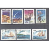 TANZANIA - Y 1175/1179 (1993) HISTÓRIA/ NAVIO : 500º ANIVERSÁRIO DO DESCOBRIMENTO DA AMÉRICA POR COLOMBO - COMETA AVES- MAPA E BÚSSOLA, NAVIOS DE COLOMBO , CANOA DE INDÍGENAS - SÉRIE 7 SELOS MINT