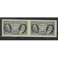 C-0167 + C-0167C - 1940/1941 - NOVO - GOMADO - PAR HORIZONTAL - VARIEDADE CATALOGADA: SELO DA DIREITA GETÚLIO COM LÁGRIMA - RHM 116 UFS