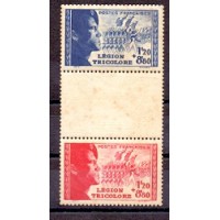 FRANÇA - 1942 - YVERT 565/6 - LINDO PAR DE SELOS - 2ª COLUNA - LEVE MANCHA - CHARNEIRA