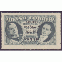 A-045K – BROCHE – FILIGRANA CORREINHO – 1942 - 5º ANIVERSÁRIO DO ESTADO NOVO – SELO C-0167 COM SOBRECARGA AÉREA PRETA – PRESIDENTE CARMONA E VARGAS – NOVO GOMADO – LEVÍSSIMA CHARNEIRA – LINDÍSSIMO - RHM 600 UFS 2ª COLUNA / 1.200 UFS MINT (1ª COLUNA)