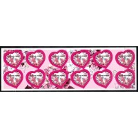 França - Dia dos Namorados- Estilista Emanuel Ungaro foi quem criou o estilo do selo