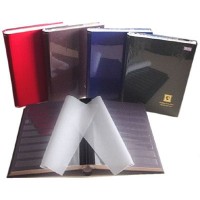 CLASSIFICADOR BRASÍLIA - 16 FOLHAS (32 PÁGINAS) - FOLHAS PRETAS - CAPA PRETA - TAMANHO: 24 X 31 CTMS - 9 TIRAS TRANSPARENTES POR PÁGINA (+/-2.800 SELOS) – NOVO - EXCELENTE