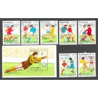 NICARÁGUA - Y 1523/29+B-196 DO ANO 1990- COPA DO MUNDO DE FUTEBOL NA ITÁLIA EM 1990 - SÉRIE 7 SELOS E BLOCO USADOS