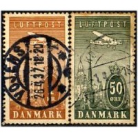 DINAMARCA - Y A+9+10 (1934)-AVIÃO SOBREVOANDO COPENHAGUE-50 C,CINZA ESVERDEADO + 1 K MARRON,2 SELOS DE SÉRIE  DE 5 O PENÚLTIMO E O ÚLTIMO,USADO 